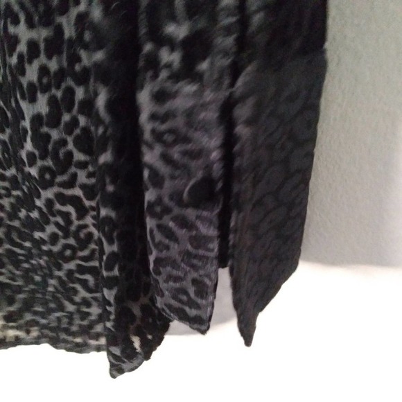 Express Long Sleeve Leopard Burnout Velvet Shirt NWT - Picture 7 of 8